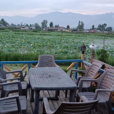 Golden Hopes Group Of Houseboats Hotel Srinagar  Exterior photo