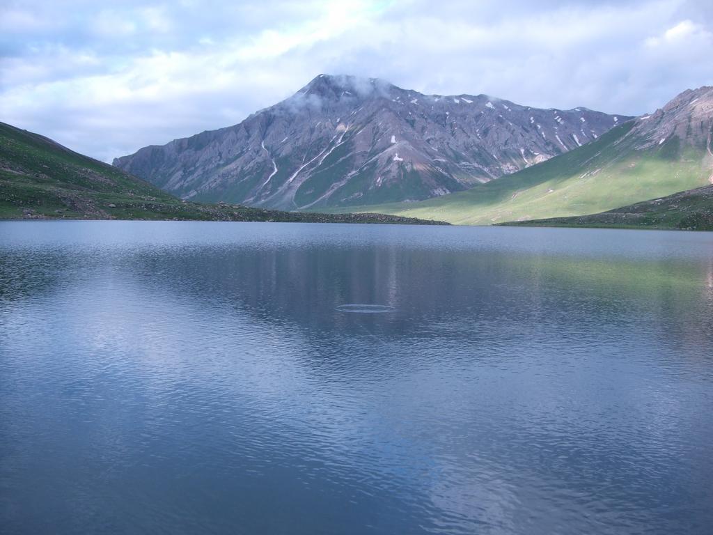 Golden Hopes Group Of Houseboats Hotel Srinagar  Exterior photo