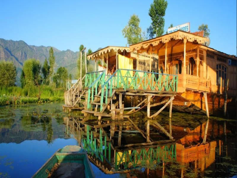Golden Hopes Group Of Houseboats Hotel Srinagar  Exterior photo