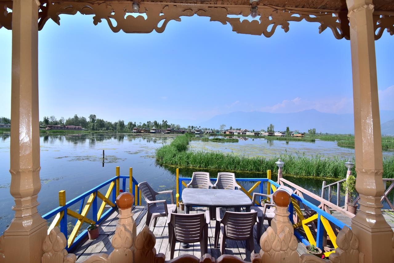 Golden Hopes Group Of Houseboats Hotel Srinagar  Exterior photo